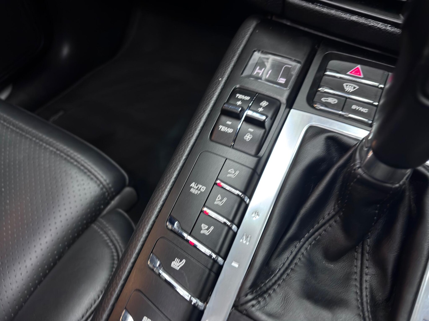 Used Porsche Macan 2019 for sale - 76715442: Photo 40