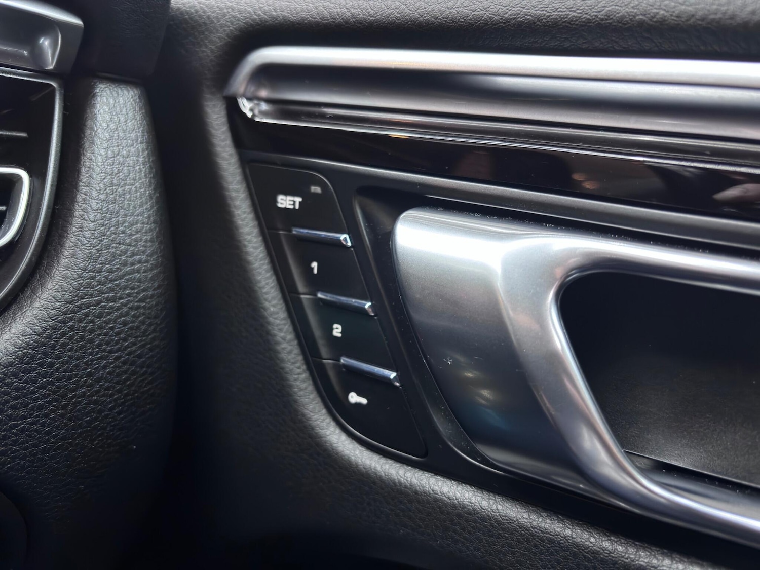 Used Porsche Macan 2019 for sale - 76715442: Photo 41