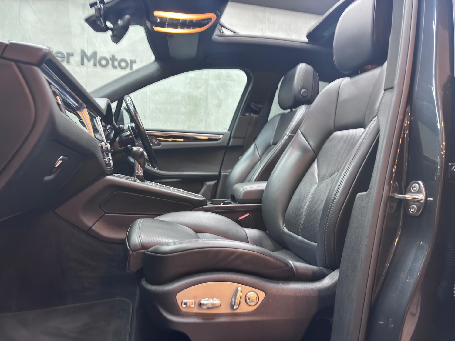 Used Porsche Macan 2019 for sale - 76715442: Photo 57