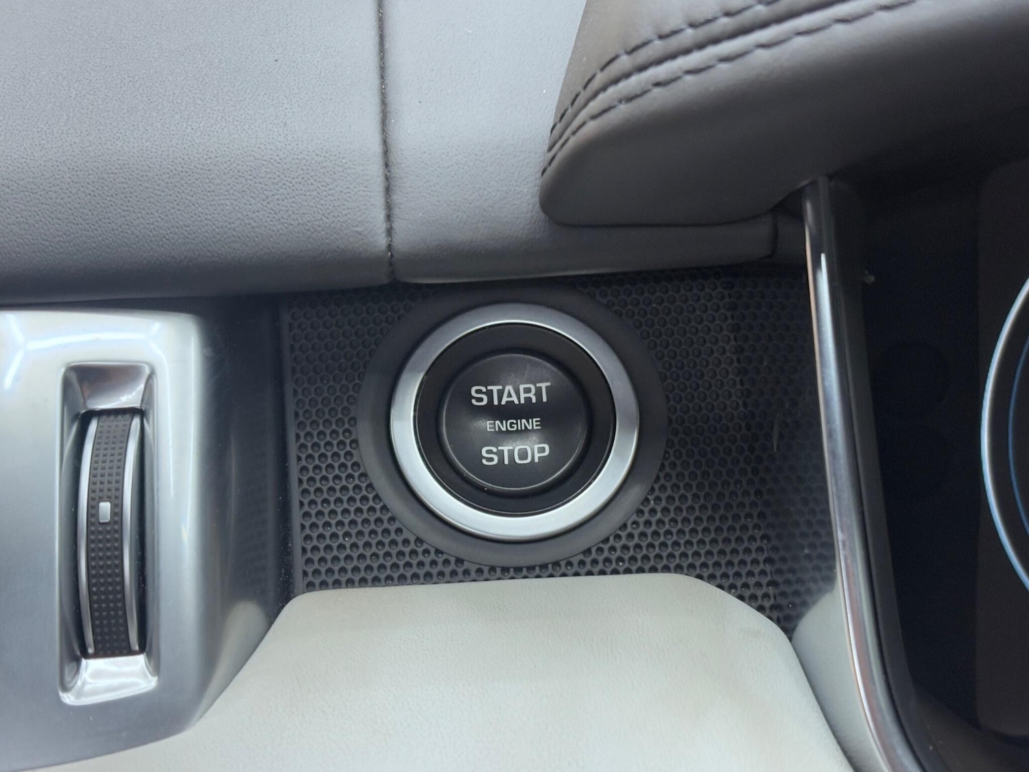 Used Land Rover Range Rover Sport 2016 for sale - 76537635: Photo 42