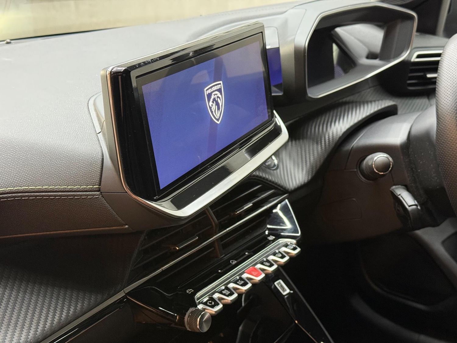 Used Peugeot 208 2024 for sale - 76965263: Photo 41