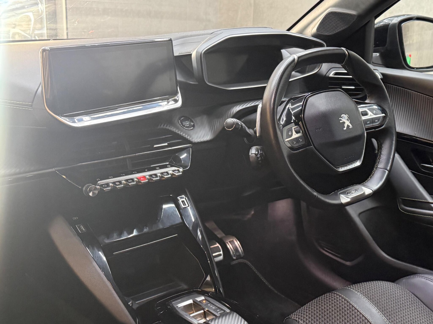 Used Peugeot 208 2023 for sale - 76926240: Photo 10