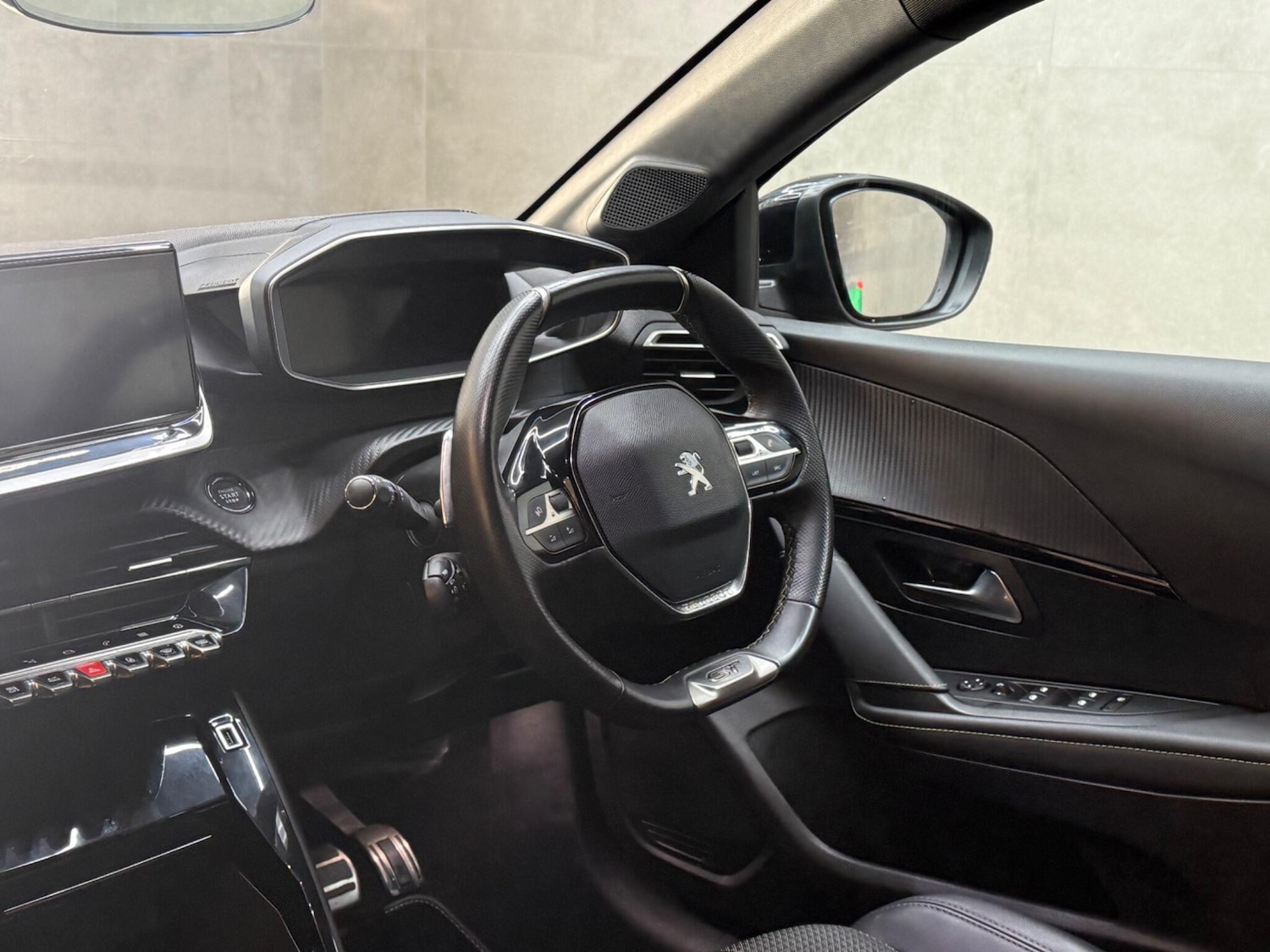 Used Peugeot 208 2023 for sale - 76926240: Photo 11