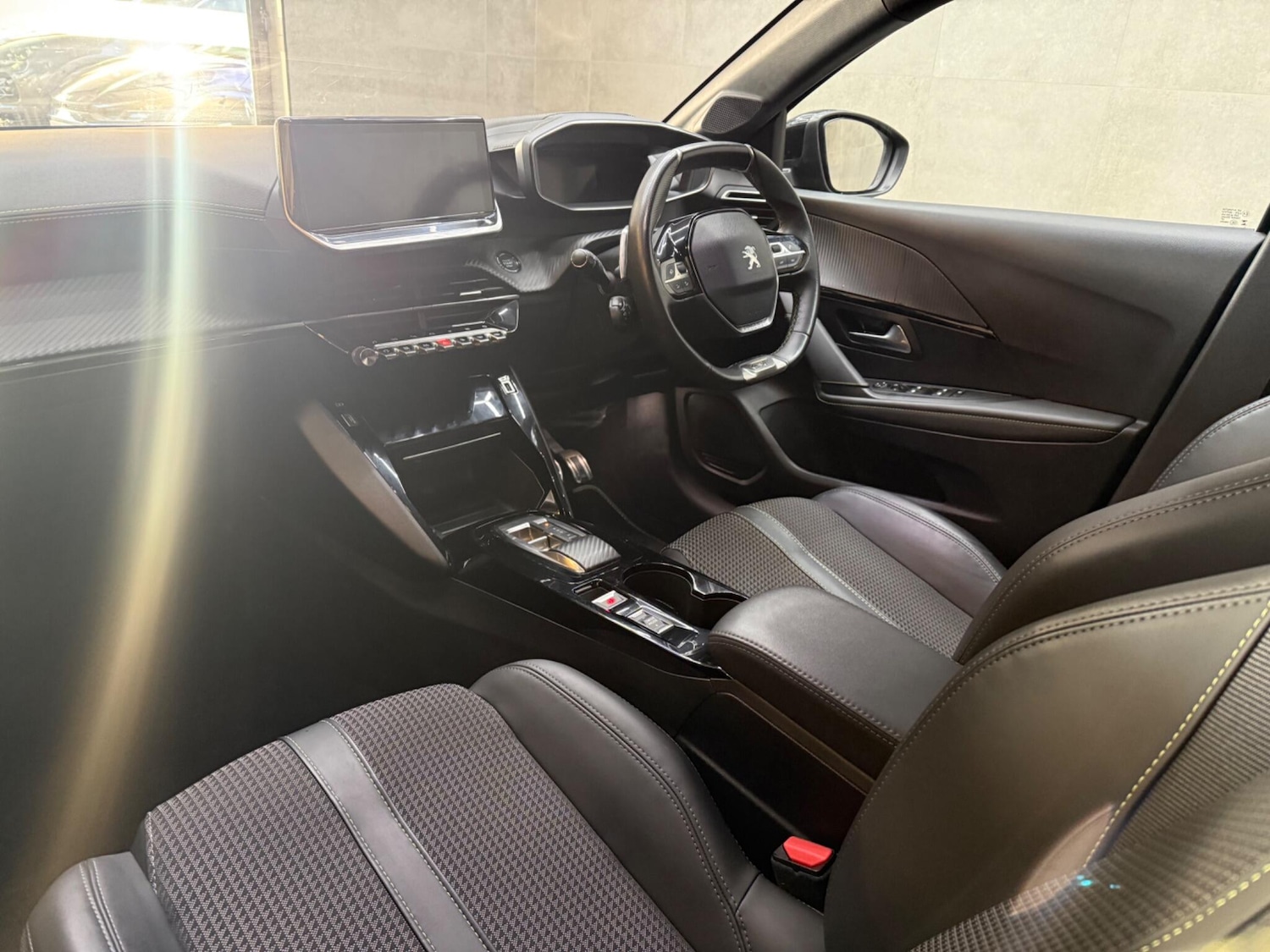 Used Peugeot 208 2023 for sale - 76926240: Photo 48