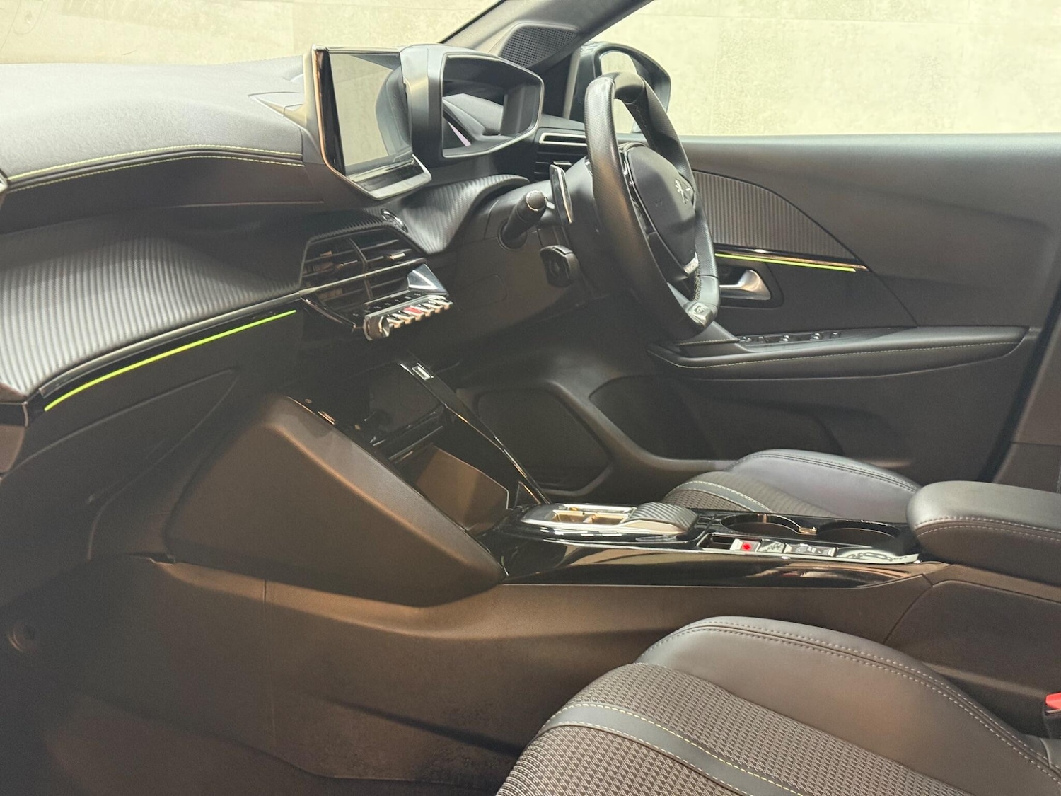 Used Peugeot 208 2023 for sale - 76926240: Photo 49