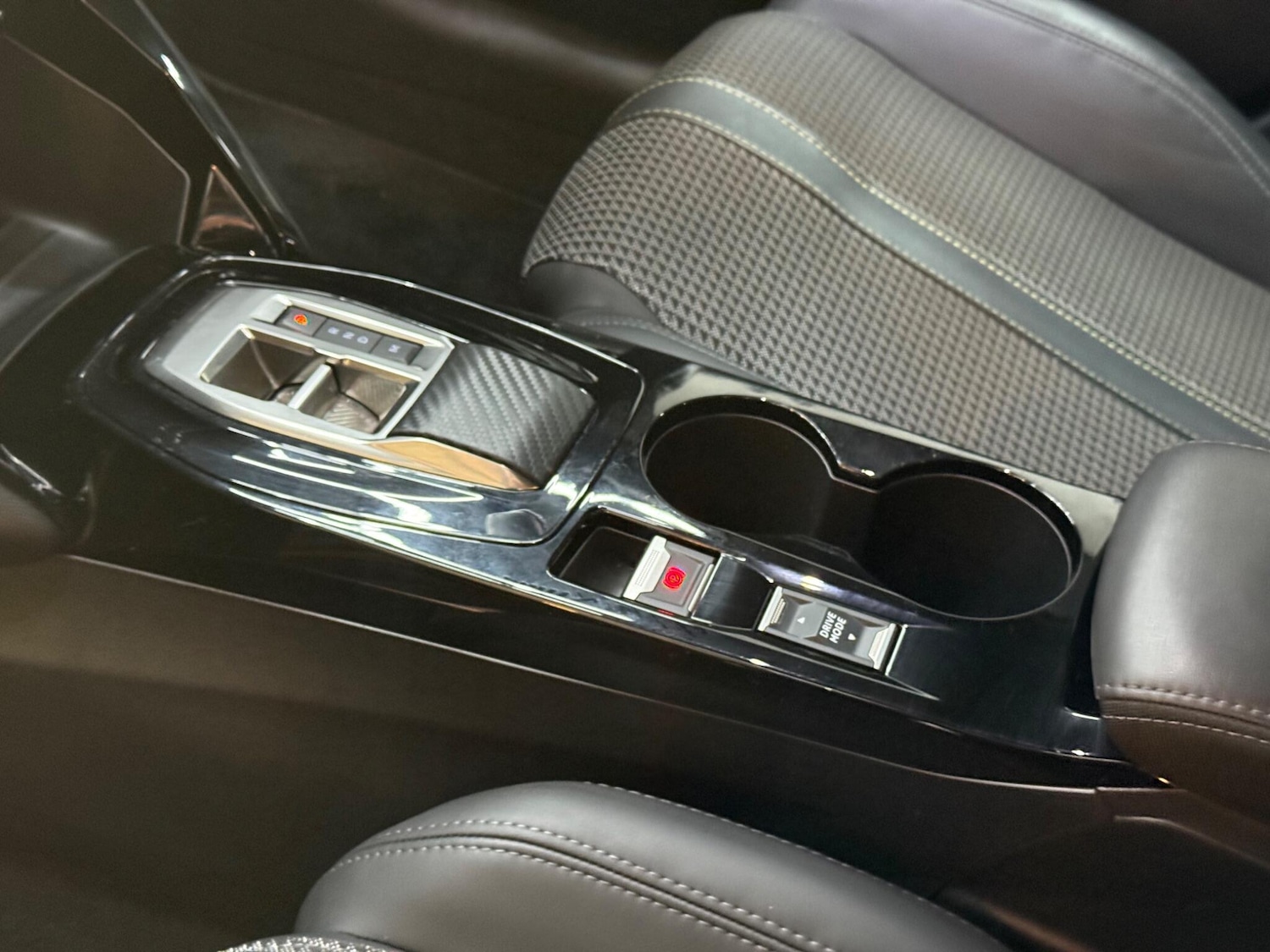 Used Peugeot 208 2023 for sale - 76926240: Photo 51