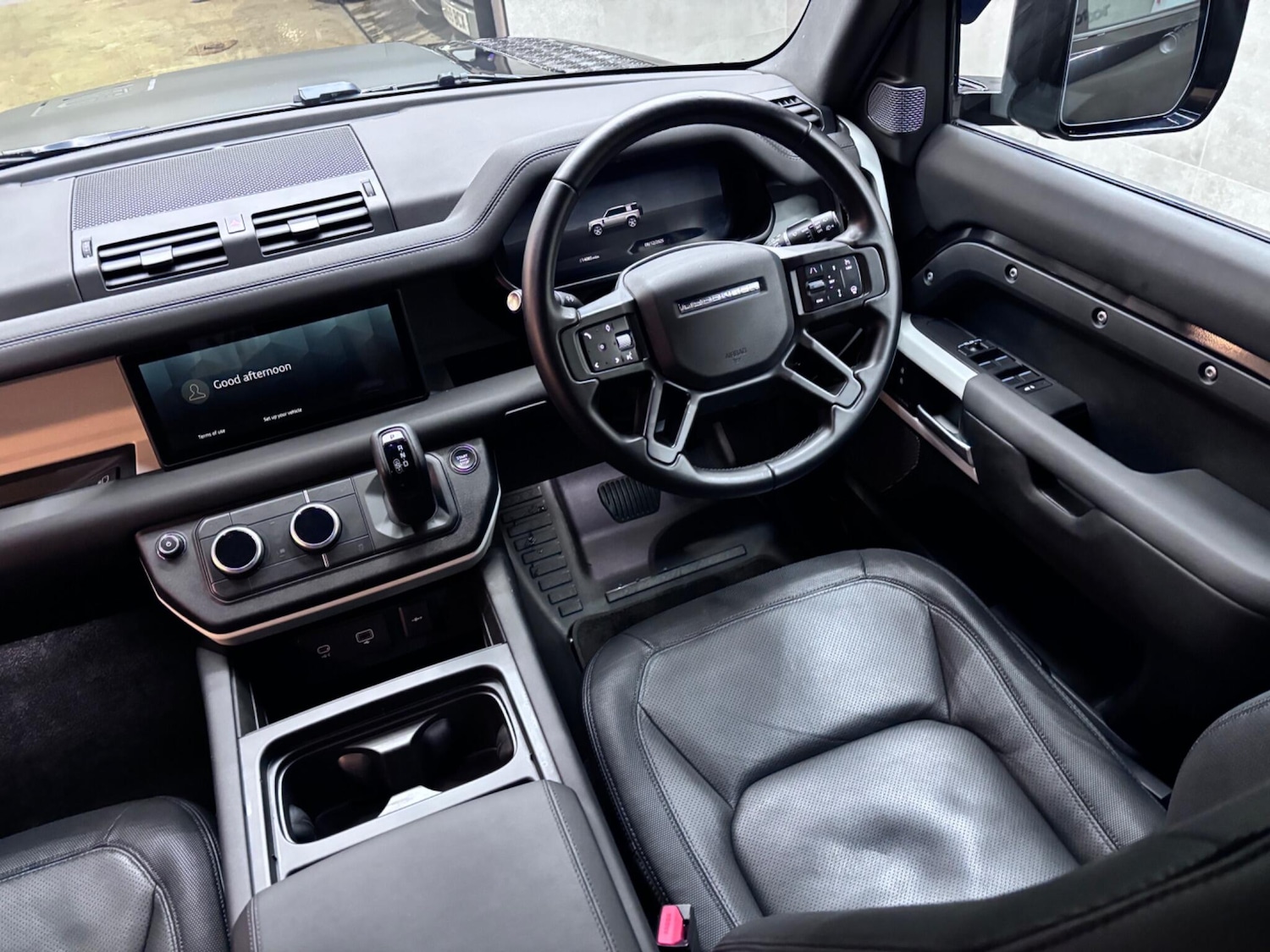 Used Land Rover Defender 2024 for sale - 76886483: Photo 16