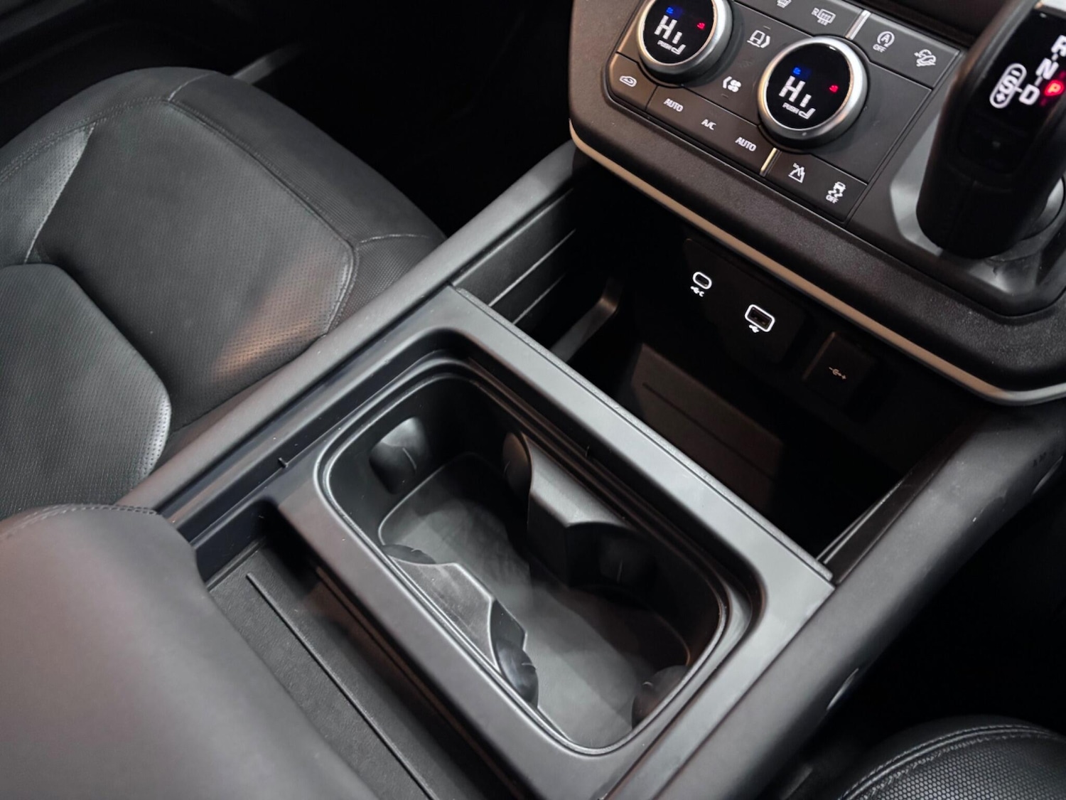 Used Land Rover Defender 2024 for sale - 76886483: Photo 22