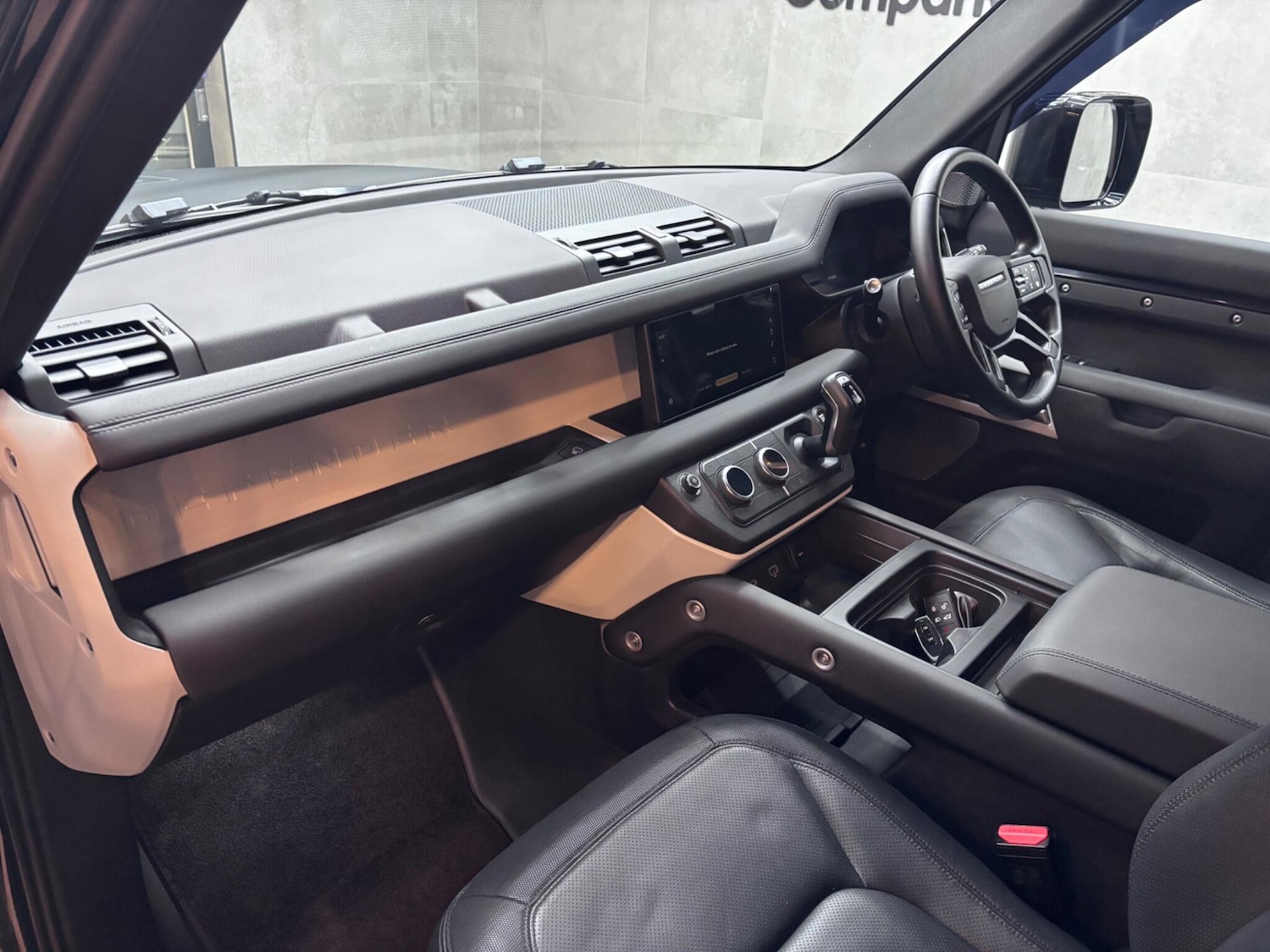 Used Land Rover Defender 2024 for sale - 76886483: Photo 23