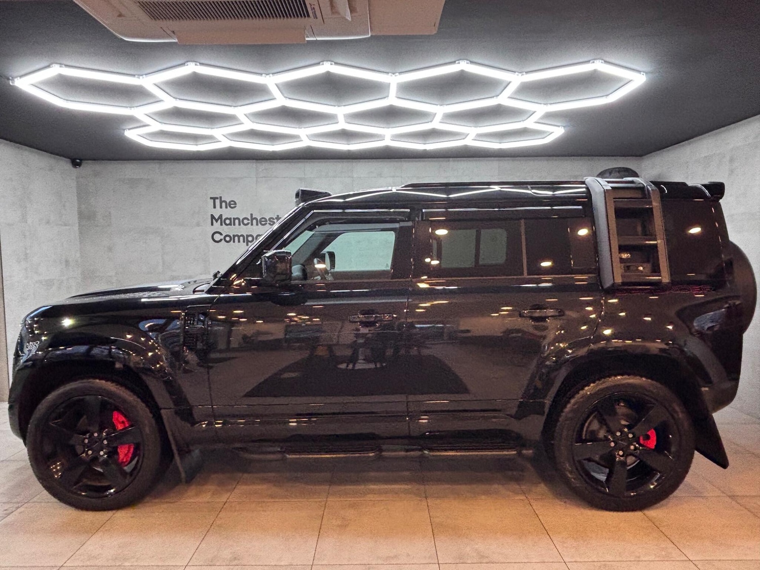 Used Land Rover Defender 2024 for sale - 76886483: Photo 3