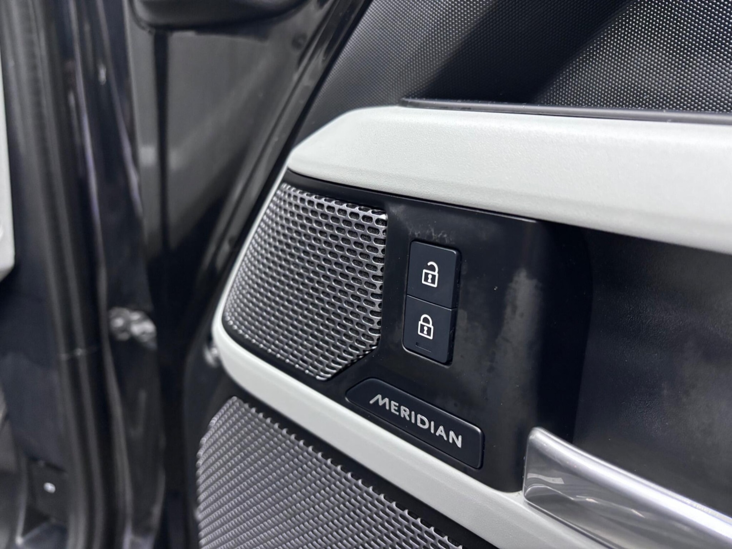 Used Land Rover Defender 2024 for sale - 76886483: Photo 31