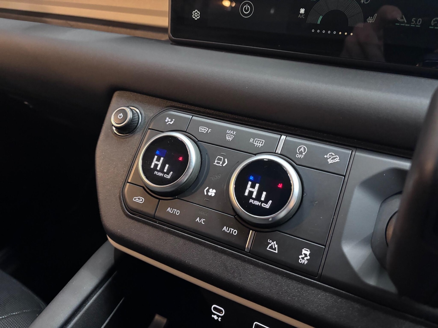 Used Land Rover Defender 2024 for sale - 76886483: Photo 36