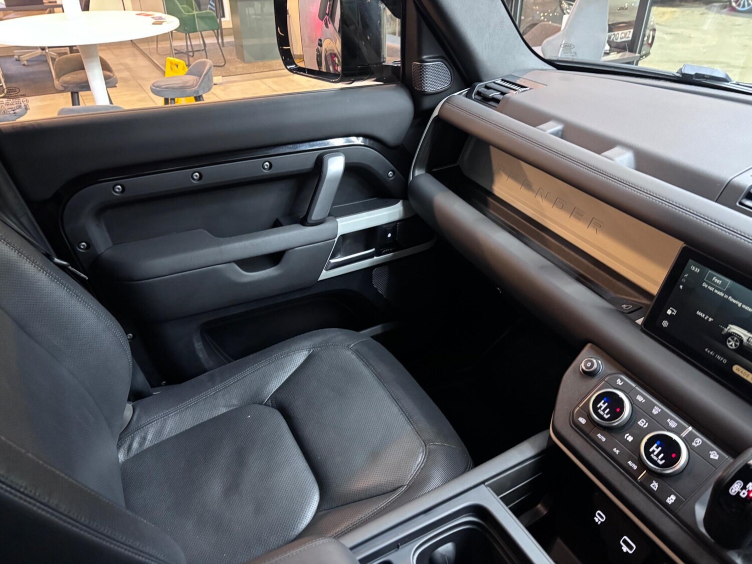 Used Land Rover Defender 2024 for sale - 76886483: Photo 74