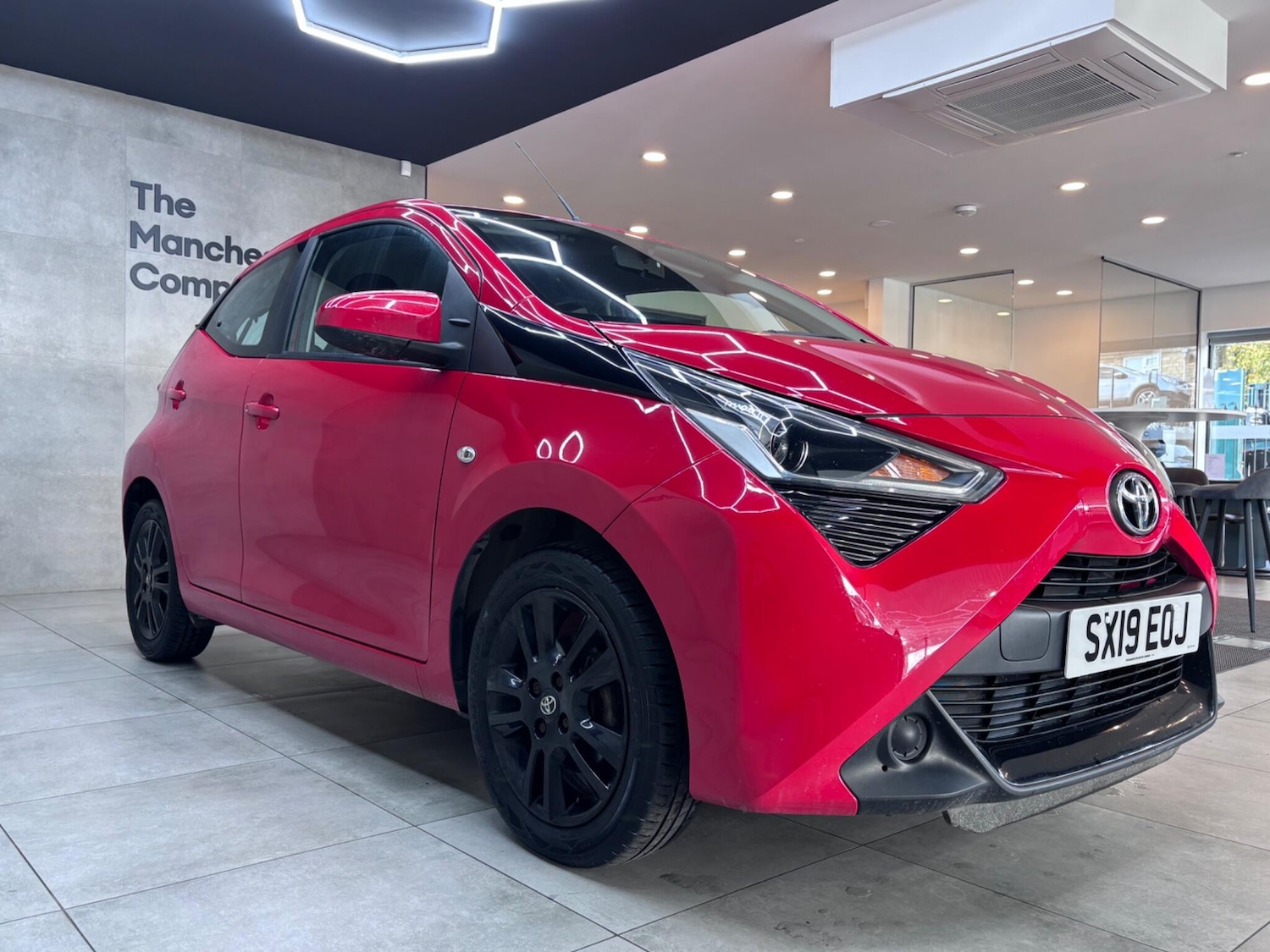 Used Toyota AYGO 2019 for sale - 76608548: Photo 2