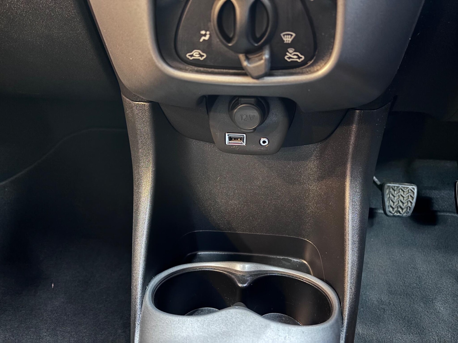 Used Toyota AYGO 2019 for sale - 76608548: Photo 38