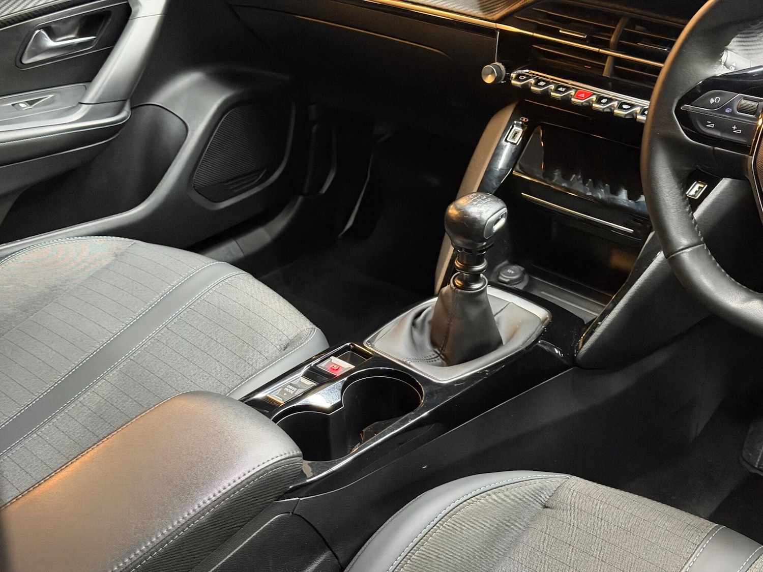 Used Peugeot 2008 2023 for sale - 77073881: Photo 11