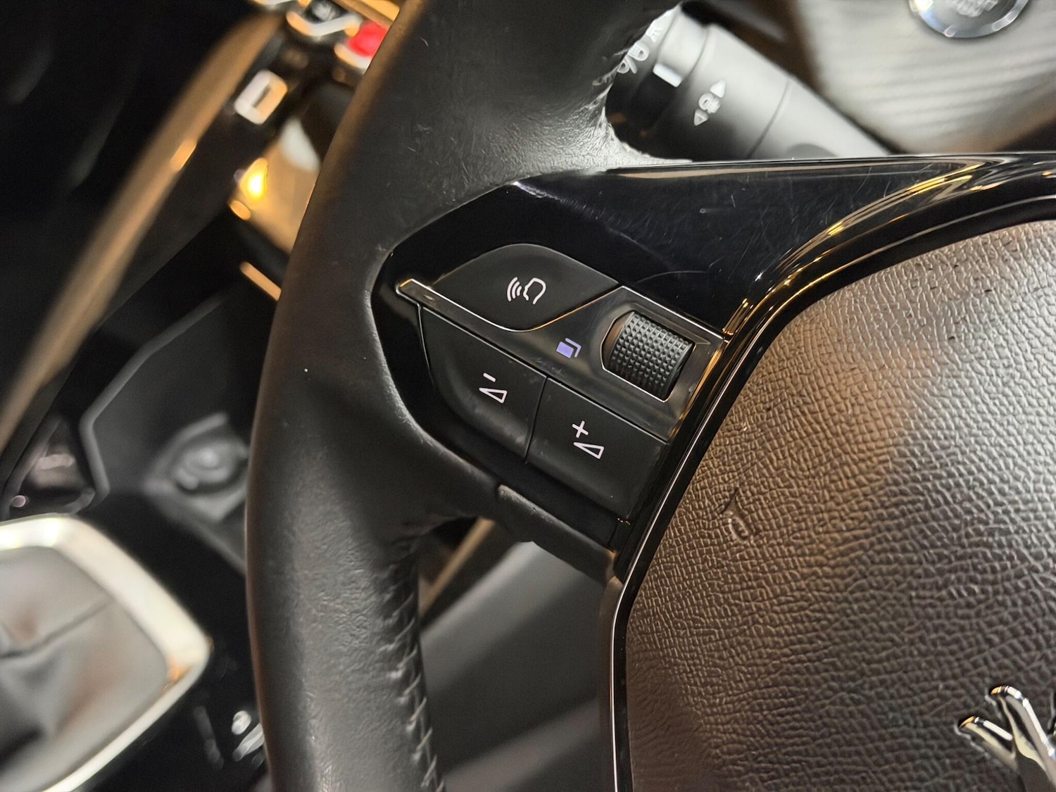 Used Peugeot 2008 2023 for sale - 77073881: Photo 25