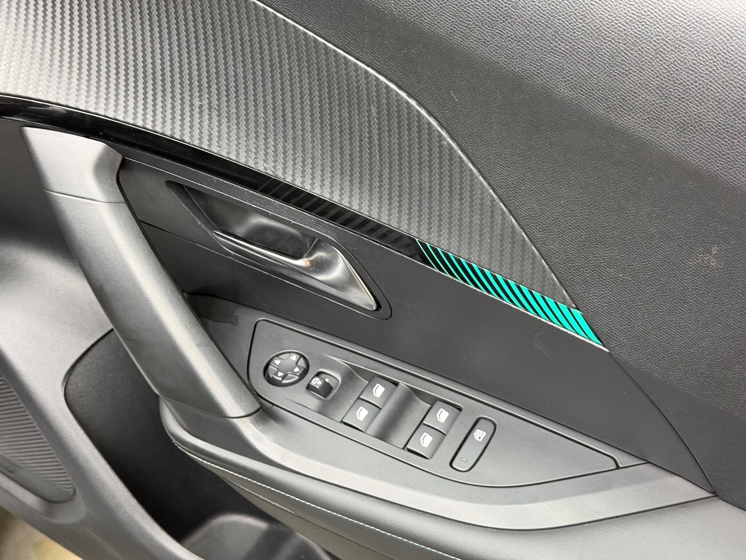 Used Peugeot 2008 2023 for sale - 77073881: Photo 26