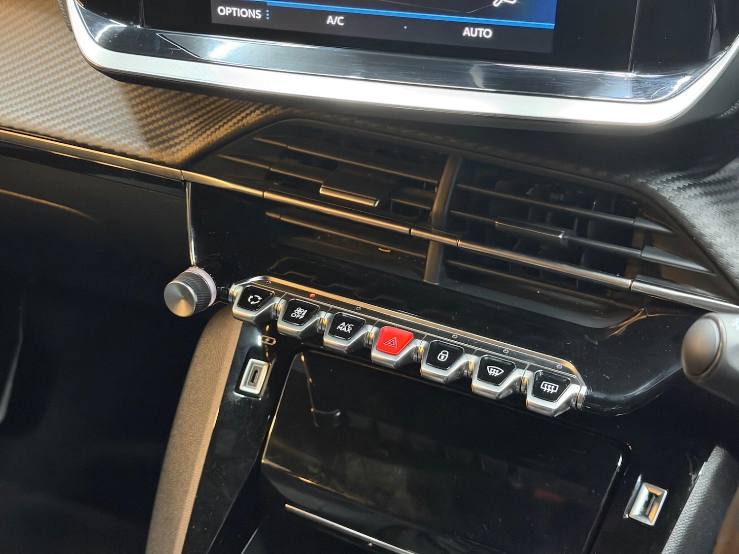 Used Peugeot 2008 2023 for sale - 77073881: Photo 48