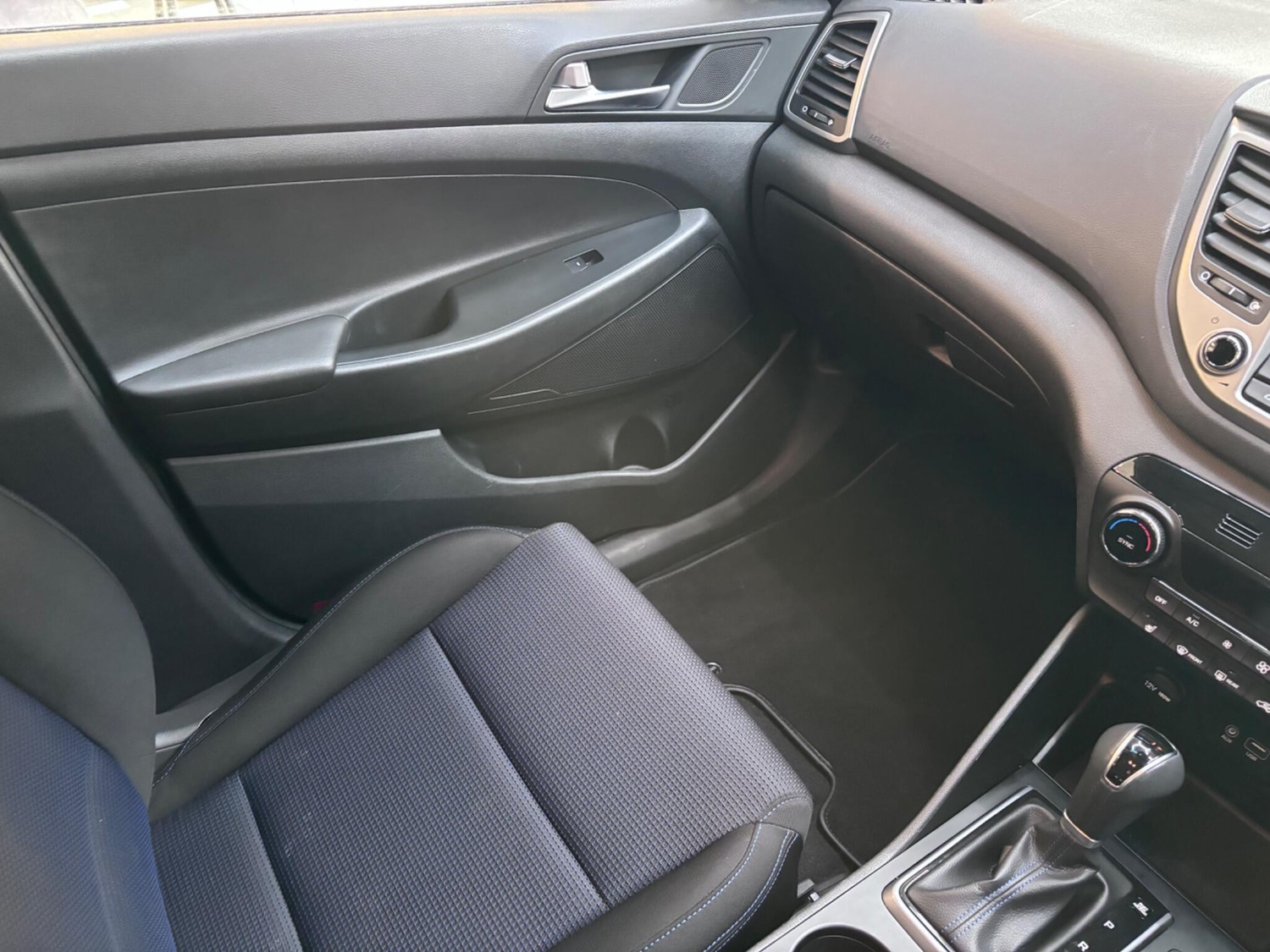 Used Hyundai TUCSON 2017 for sale - 76759389: Photo 43