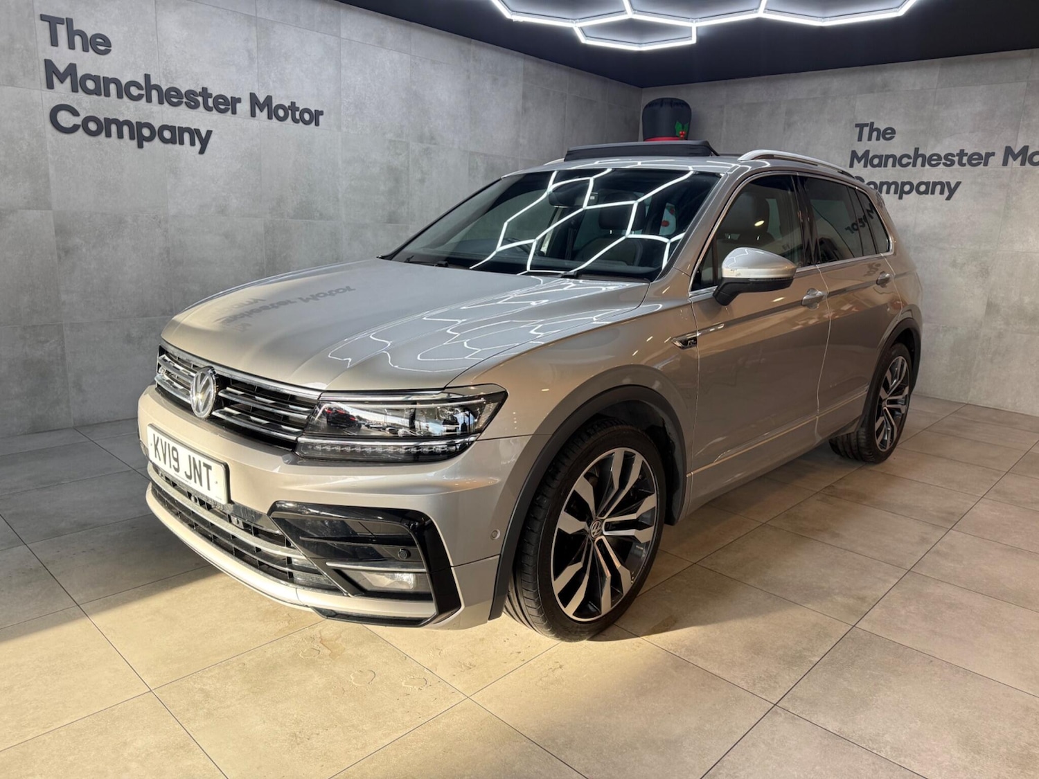 Used Volkswagen Tiguan 2019 for sale - 76953297: Photo 1
