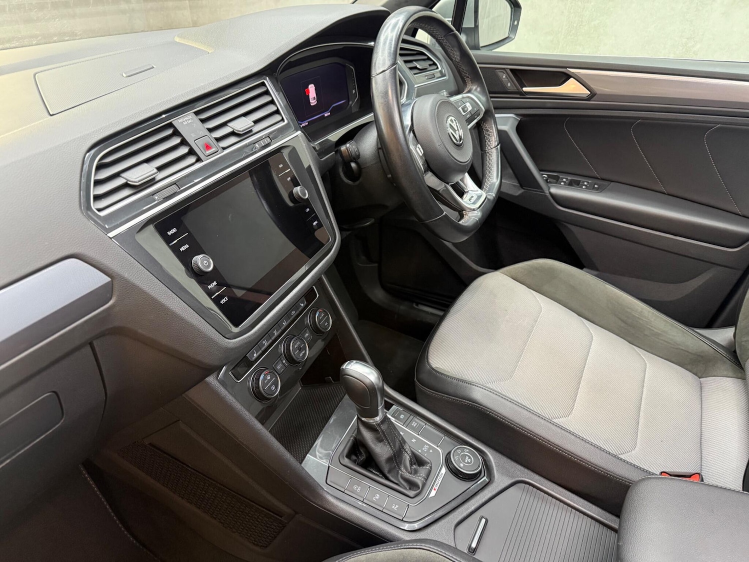 Used Volkswagen Tiguan 2019 for sale - 76953297: Photo 14