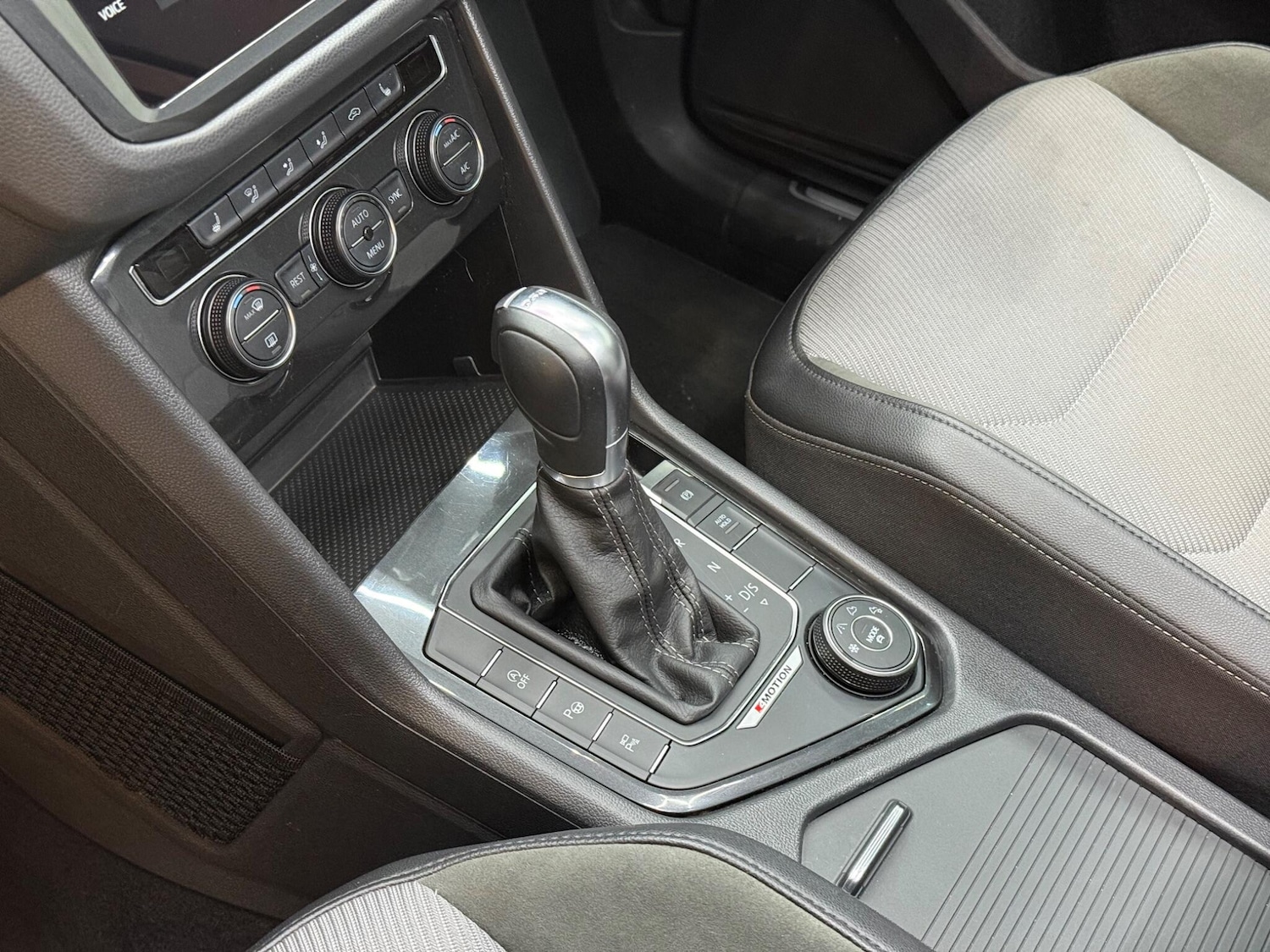 Used Volkswagen Tiguan 2019 for sale - 76953297: Photo 17