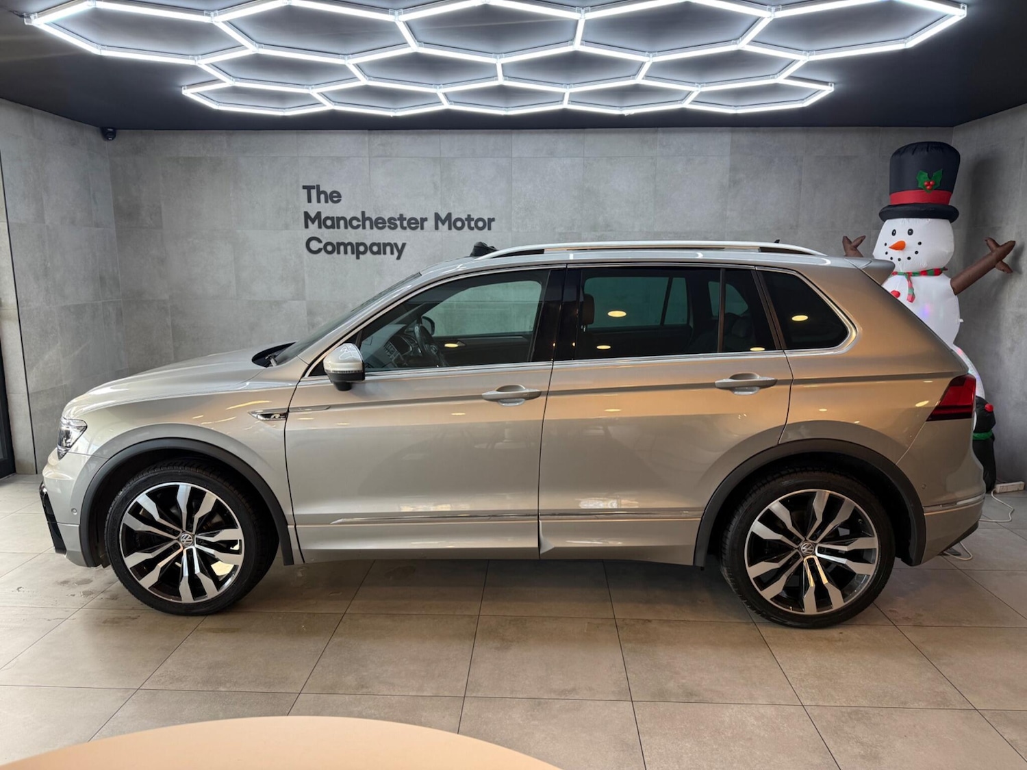 Used Volkswagen Tiguan 2019 for sale - 76953297: Photo 2