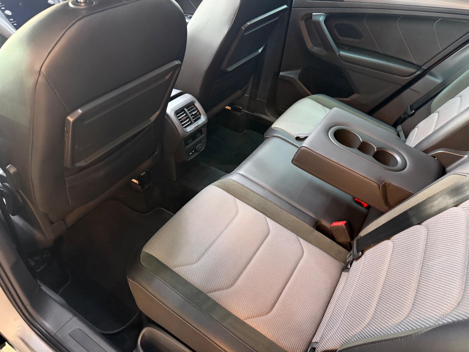 Used Volkswagen Tiguan 2019 for sale - 76953297: Photo 24