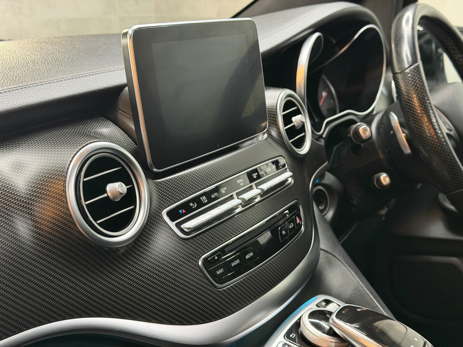 Used Mercedes-Benz V-Class 2019 for sale - 76965229: Photo 13