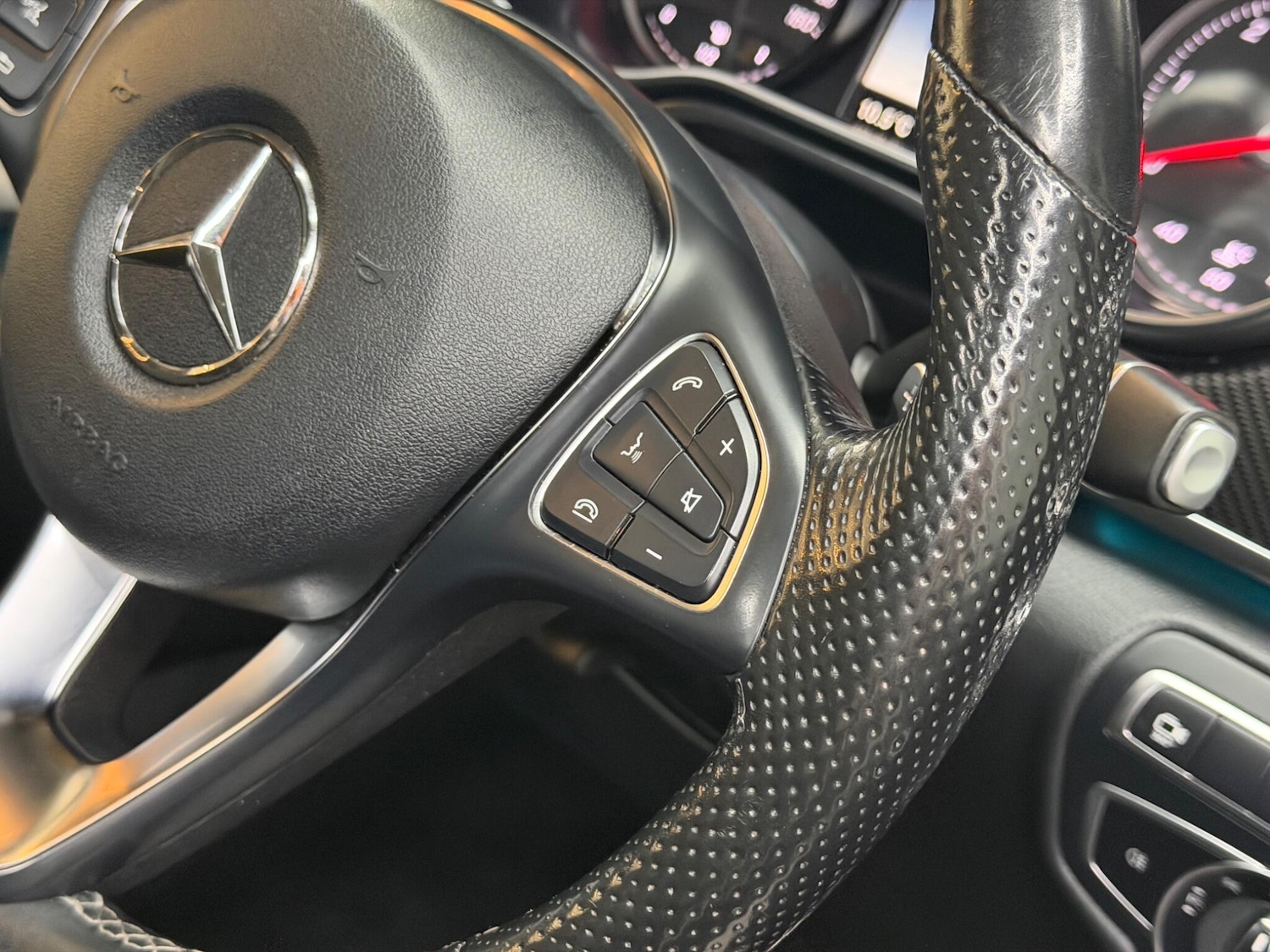 Used Mercedes-Benz V-Class 2019 for sale - 76965229: Photo 24