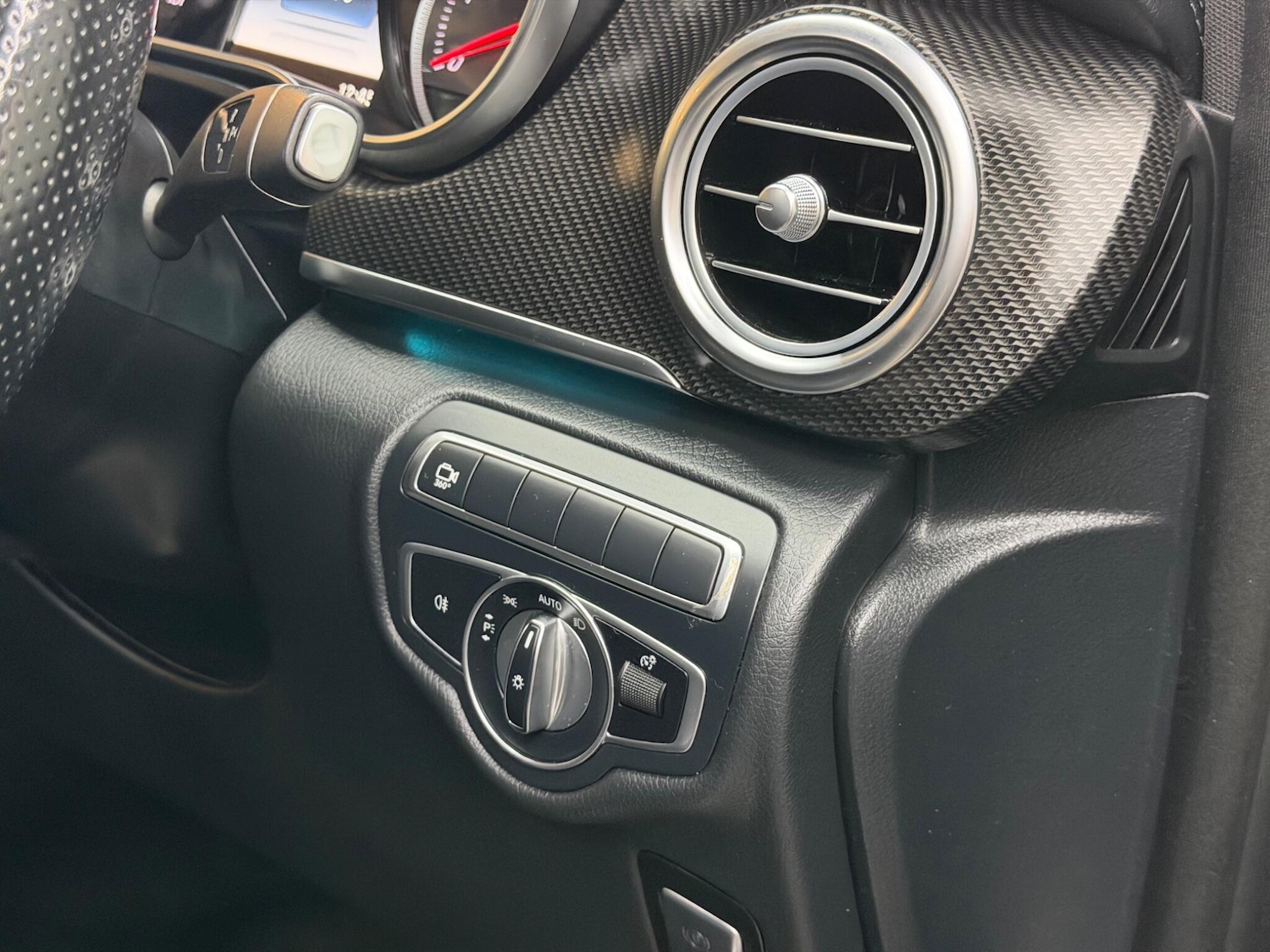 Used Mercedes-Benz V-Class 2019 for sale - 76965229: Photo 25