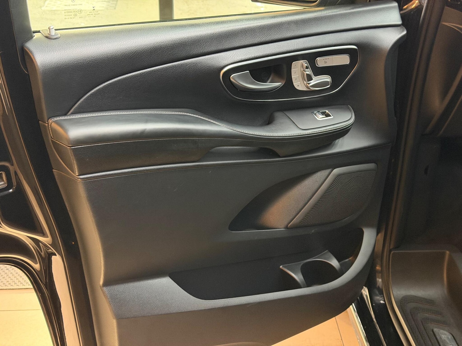 Used Mercedes-Benz V-Class 2019 for sale - 76965229: Photo 30