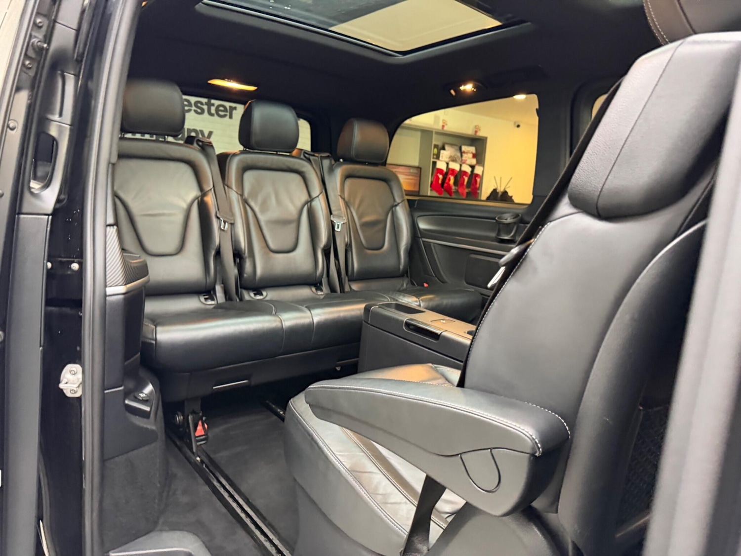 Used Mercedes-Benz V-Class 2019 for sale - 76965229: Photo 42