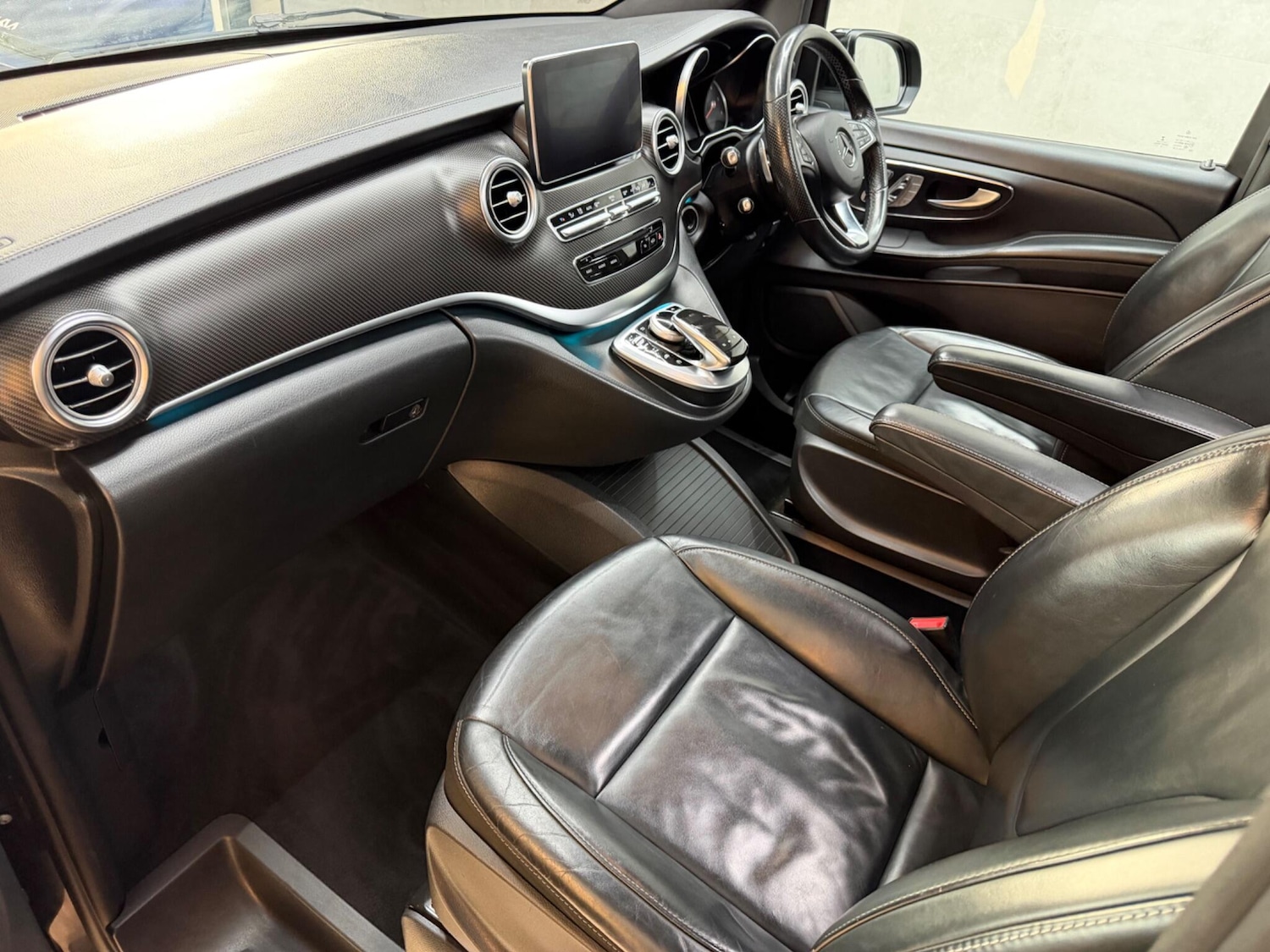 Used Mercedes-Benz V-Class 2019 for sale - 76965229: Photo 48