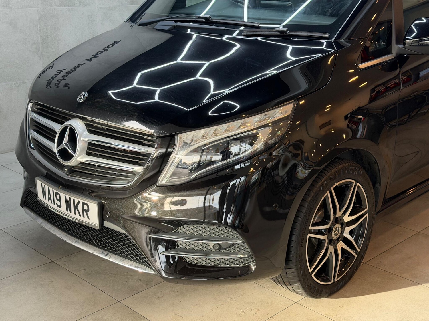 Used Mercedes-Benz V-Class 2019 for sale - 76965229: Photo 5