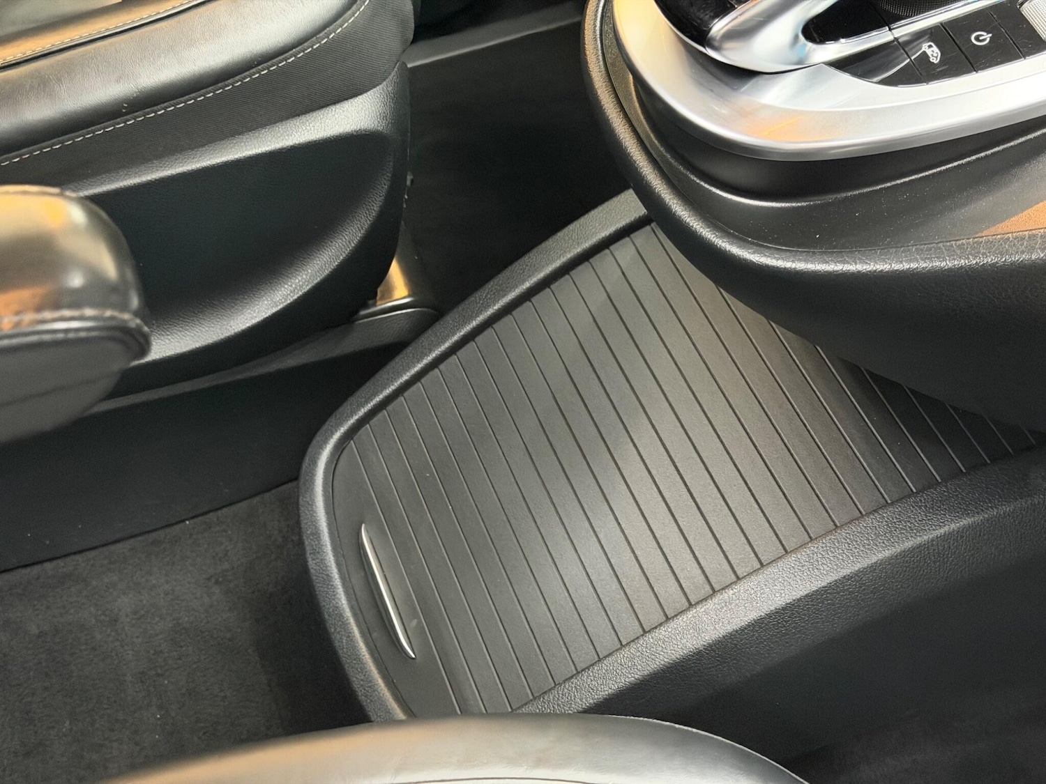 Used Mercedes-Benz V-Class 2019 for sale - 76965229: Photo 52