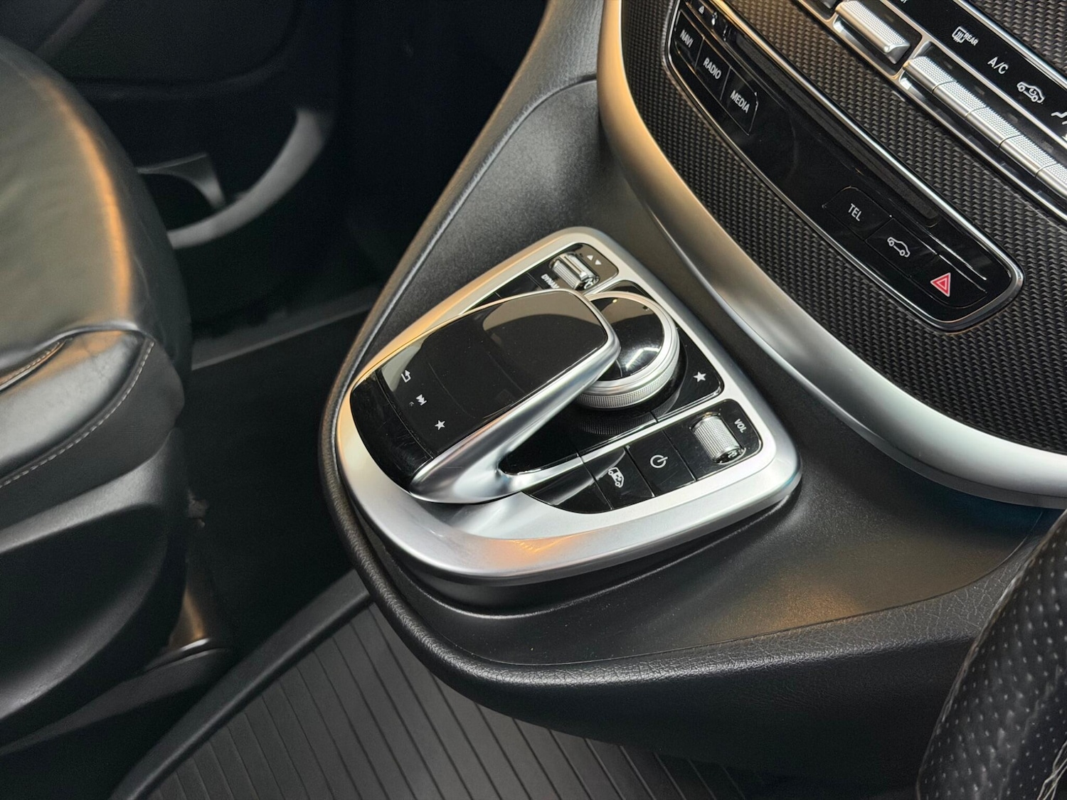 Used Mercedes-Benz V-Class 2019 for sale - 76965229: Photo 53