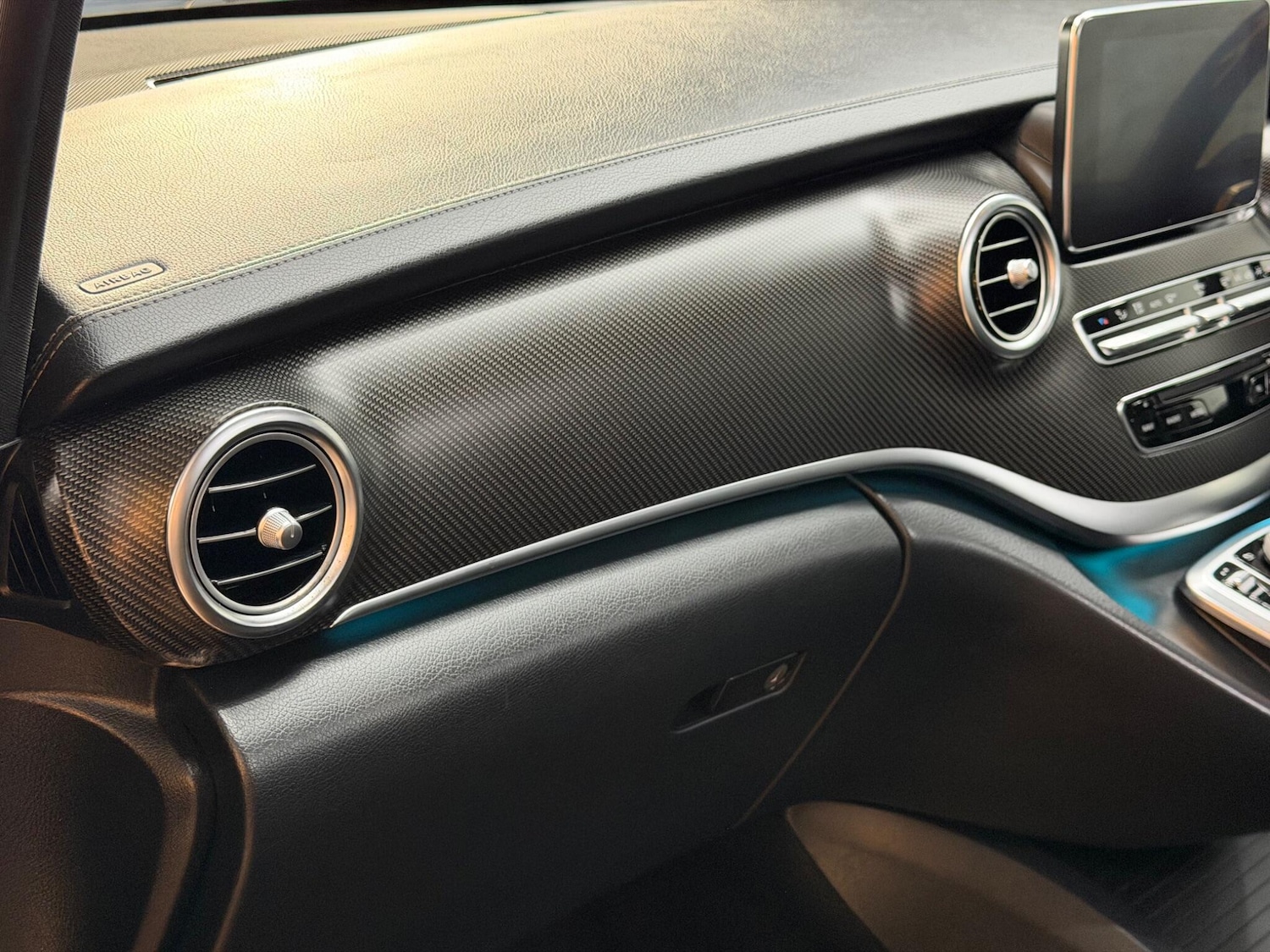 Used Mercedes-Benz V-Class 2019 for sale - 76965229: Photo 64