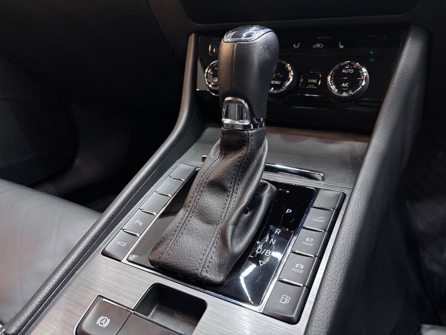 Used Skoda Superb 2021 for sale - 77425581: Photo 14