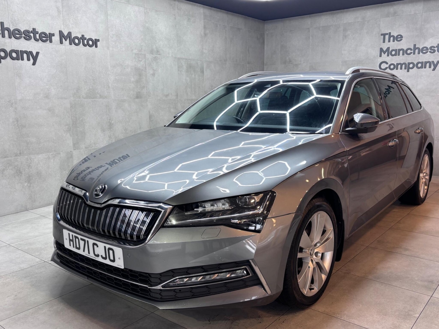 Used Skoda Superb 2021 for sale - 77425581: Photo 2