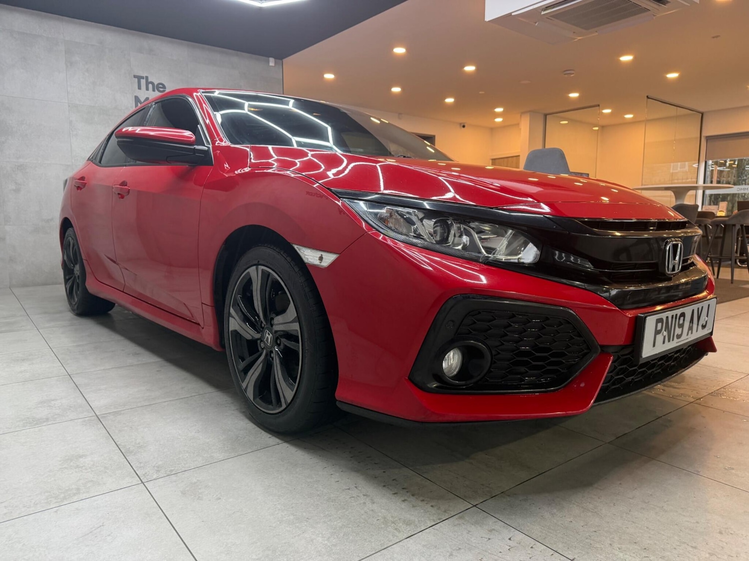 Used Honda Civic 2019 for sale - 77695377: Photo 2