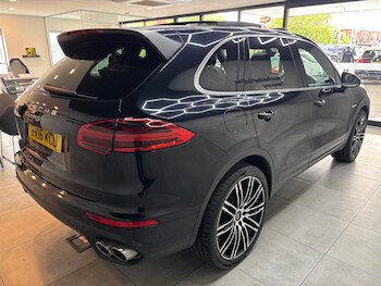 Used Porsche Cayenne 2016 for sale - 78586320: Photo