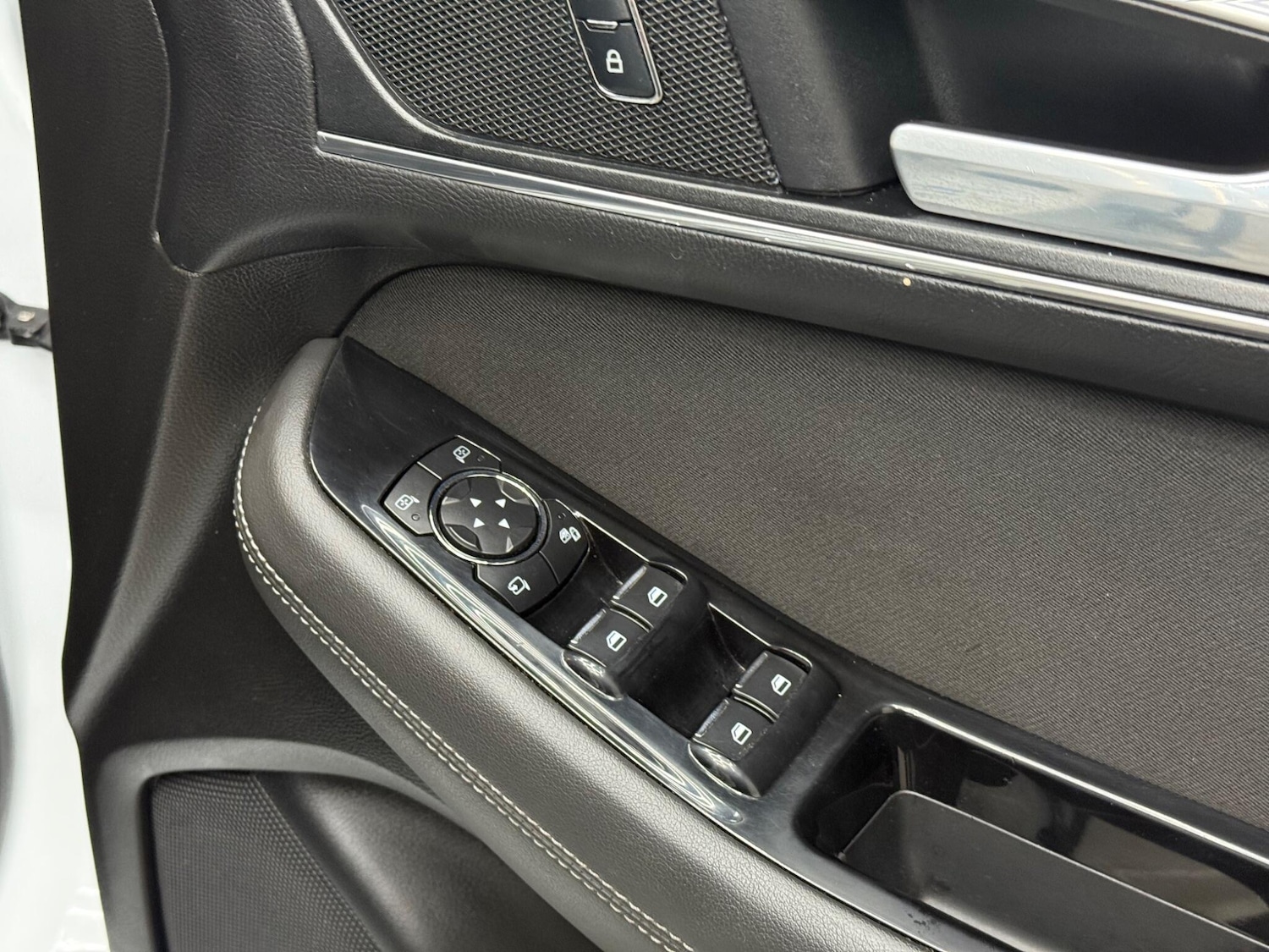 Used Ford S-Max 2016 for sale - 76658072: Photo 32