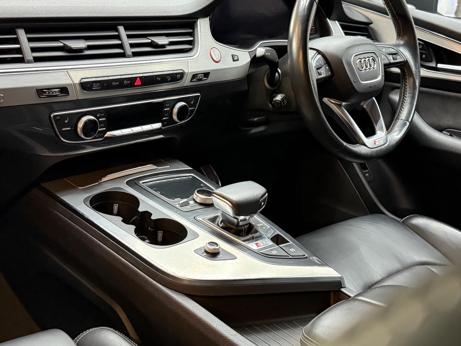 Used Audi SQ7 2017 for sale - 76688689: Photo 14