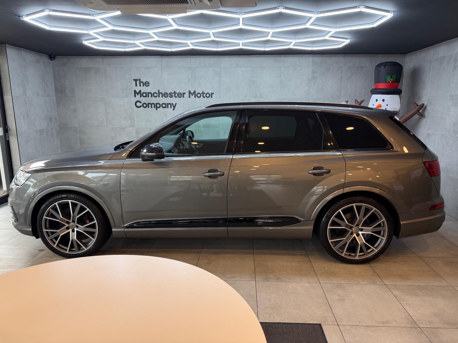 Used Audi SQ7 2017 for sale - 76688689: Photo 2