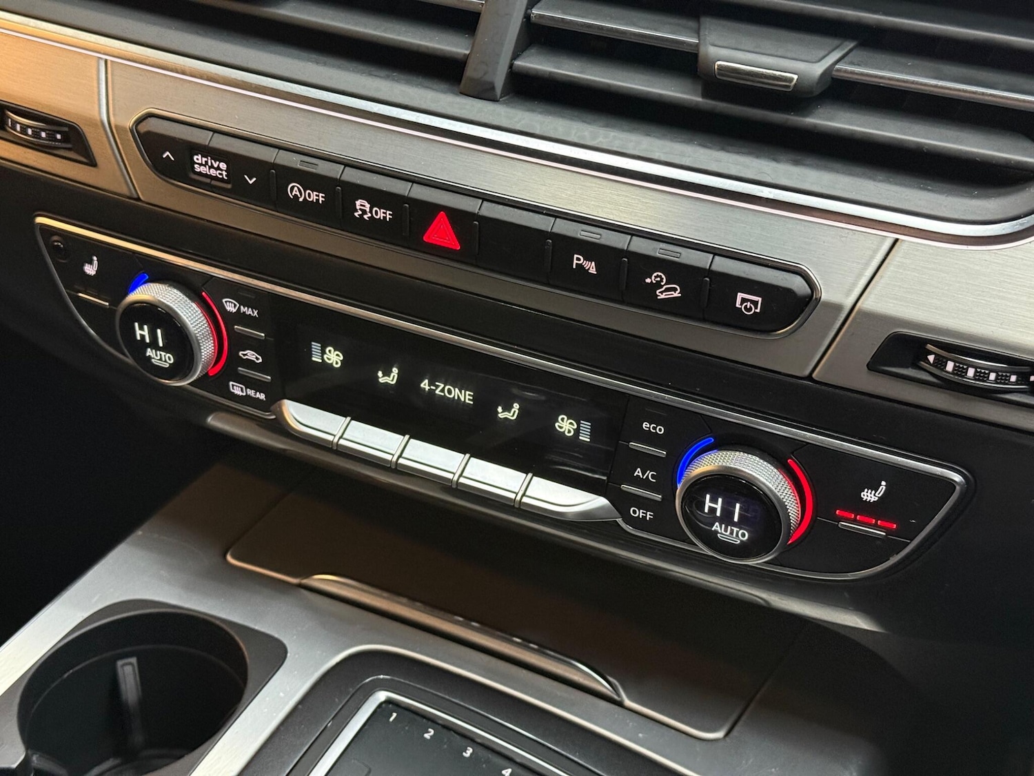 Used Audi SQ7 2017 for sale - 76688689: Photo 30