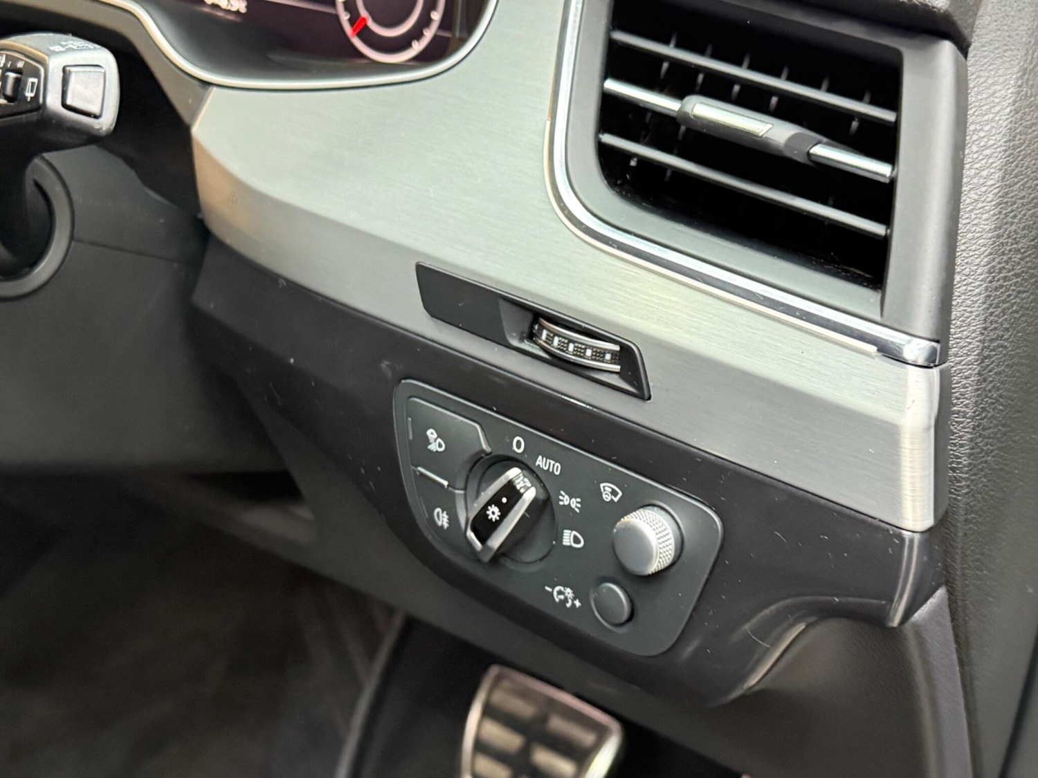 Used Audi SQ7 2017 for sale - 76688689: Photo 36