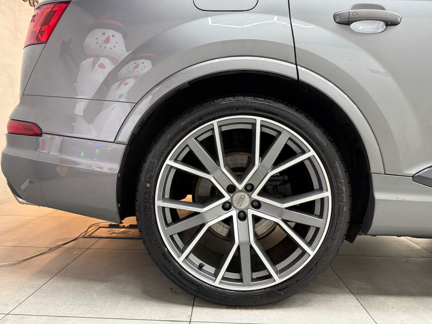 Used Audi SQ7 2017 for sale - 76688689: Photo 42