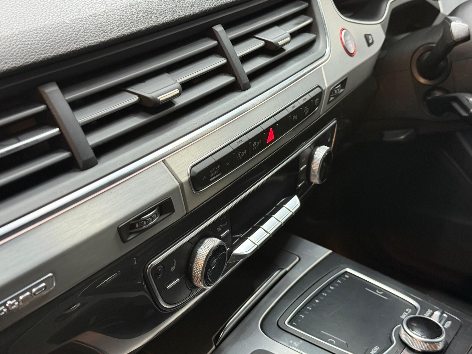 Used Audi SQ7 2017 for sale - 76688689: Photo 77